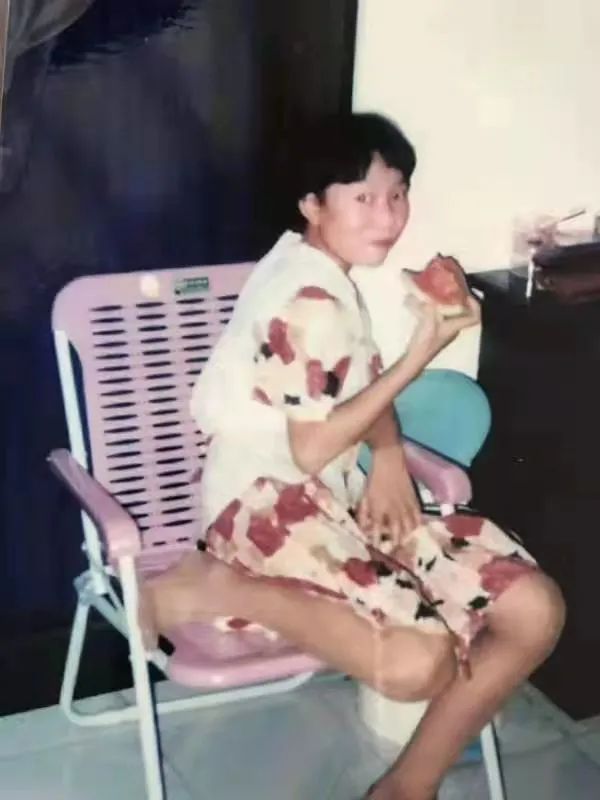DƬ
